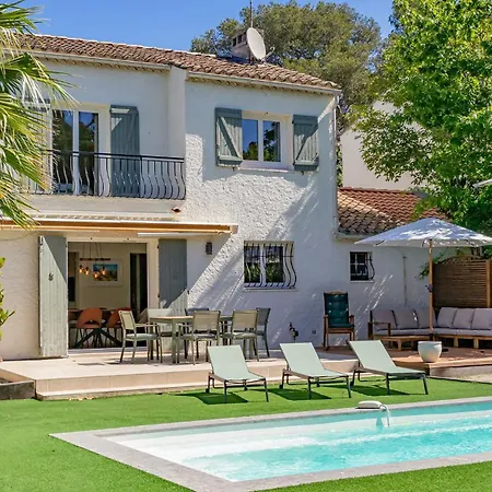 Provenzalische Mit Pool & Garten - Du Vallon By Sur La Villa