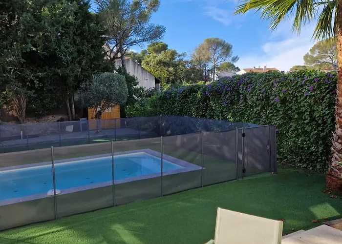 Provenzalische Mit Pool & Garten - Du Vallon By Sur La וילה *