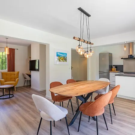 Provenzalische Mit Pool & Garten - Du Vallon By Sur La Vila