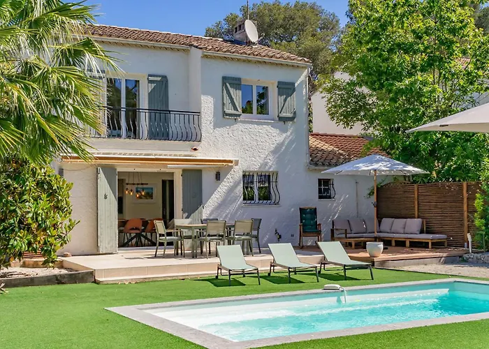 Provenzalische Mit Pool & Garten - Du Vallon By Sur La Villa